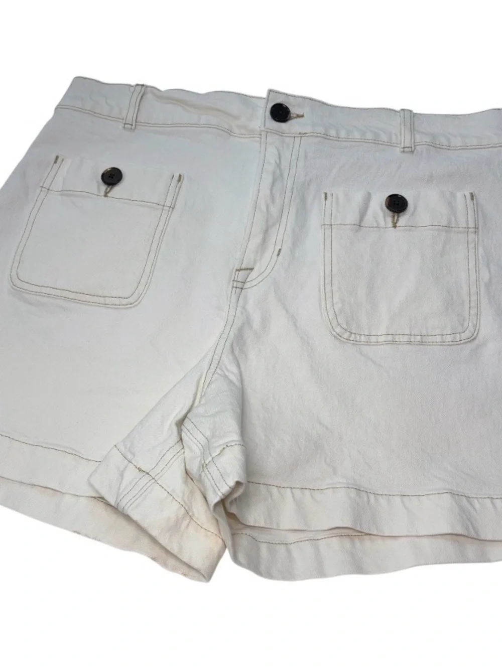 Boden womens cotton Cream denim shorts with front patch pockets size 12